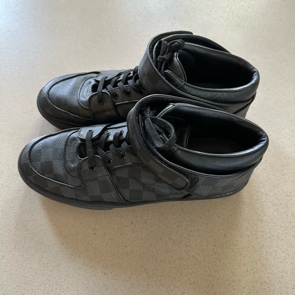 Louis Vuitton Graphic Canvas High Top. Size 10 1/2. - Picture 2 of 16